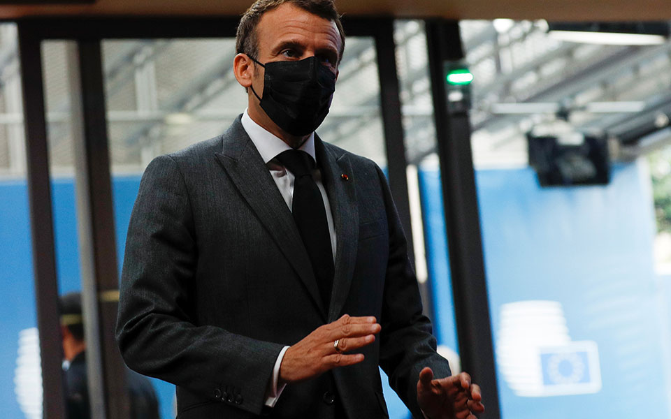 μακρόν-πρέπει-όλοι-να-είμαστε-προσεκτ-561410311