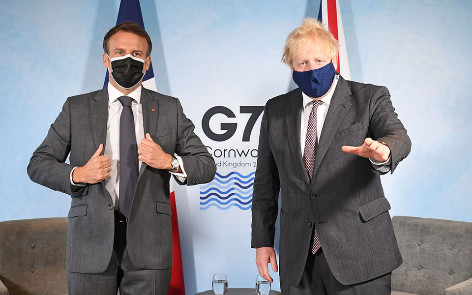 μακρόν-σε-τζόνσον-κράτα-τον-λόγο-σου-στ-561396883