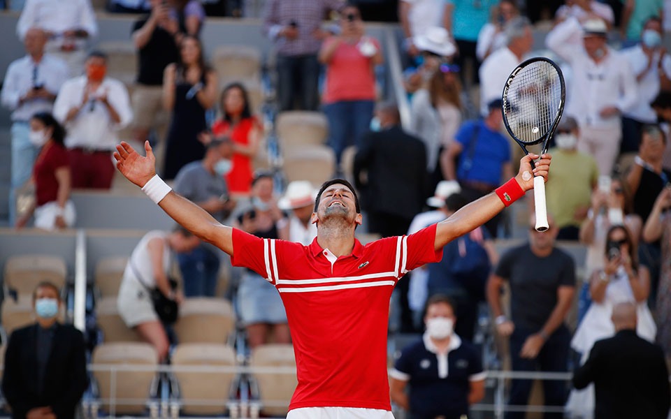 Στέφανος Τσιτσιπάς: Λύγισε στον τελικό με τον Τζόκοβιτς – Πάλεψε σαν λιοντάρι, η Ελλάδα στην κορυφή του τένις-3