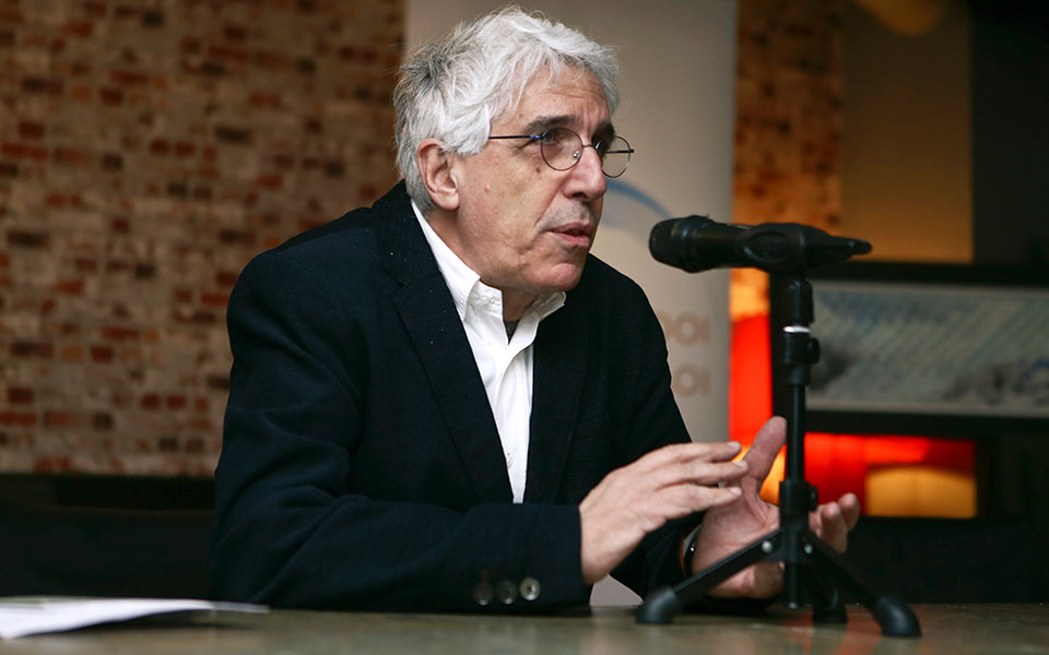 νίκος-παρασκευόπουλος-τα-φερέφωνα-τη-561406771