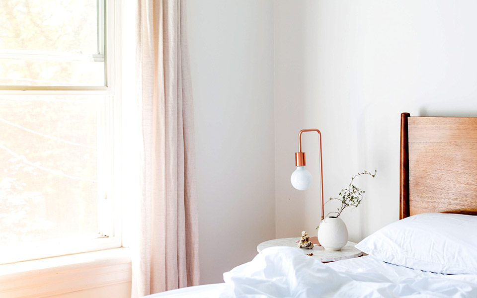 πώς-να-φωτίσετε-ένα-σκοτεινό-δωμάτιο-μ-561394918