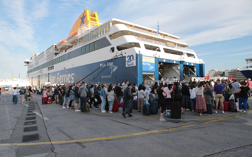 λύθηκε-η-απεργία-των-ναυτικών-αναχωρο-561386266