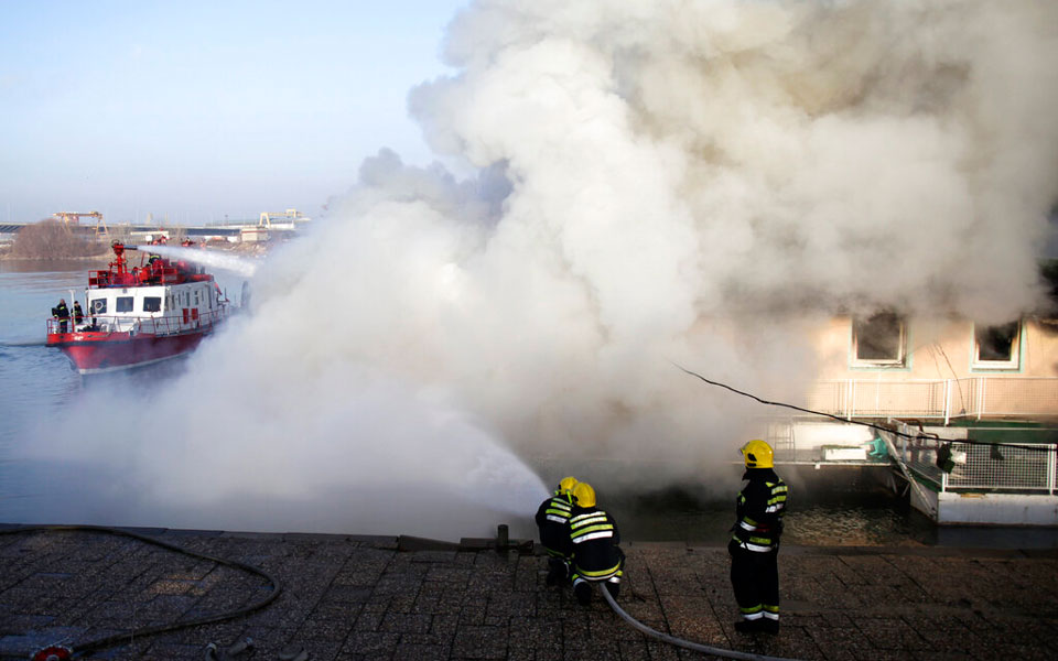 σερβία-μπαράζ-εκρήξεων-σε-εργοστάσιο-561387544