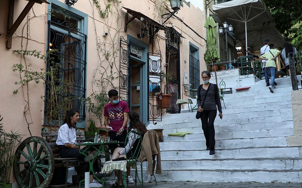 γκ-μαγιορκίνης-εμβολιασμός-το-καλοκα-561390412