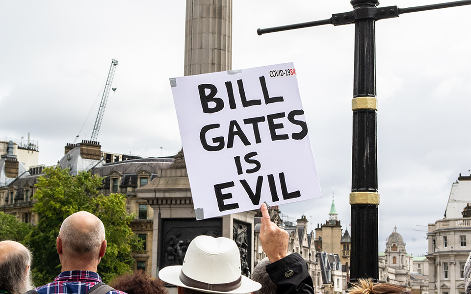 οταν-βρεθήκαμε-με-τους-συνωμοσιολόγο-561388918