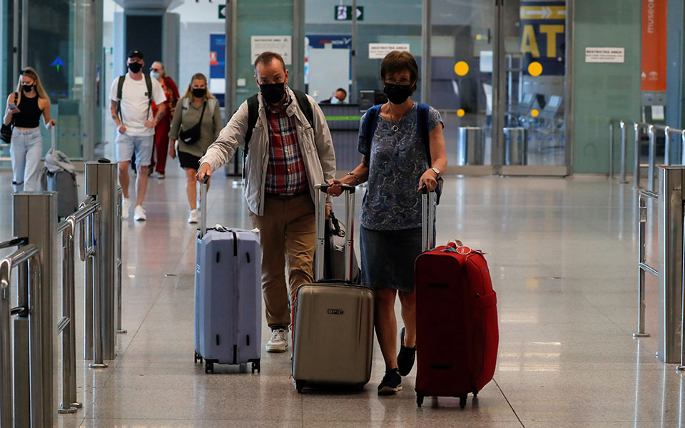 ισπανία-αρνητικά-τεστ-pcr-για-την-είσοδο-561394072