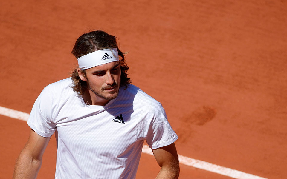 τελικός-roland-garros-σε-εξέλιξη-ο-αγώνας-του-τσι-561398092