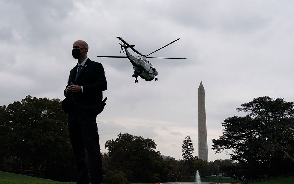 ηπα-περίπου-900-υπάλληλοι-των-μυστικών-υ-561409804