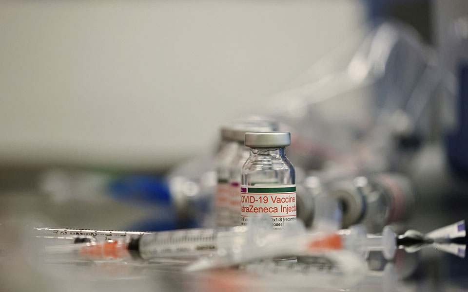 προνόμια-σε-εμβολιασμένους-οι-επιλογ-561413794