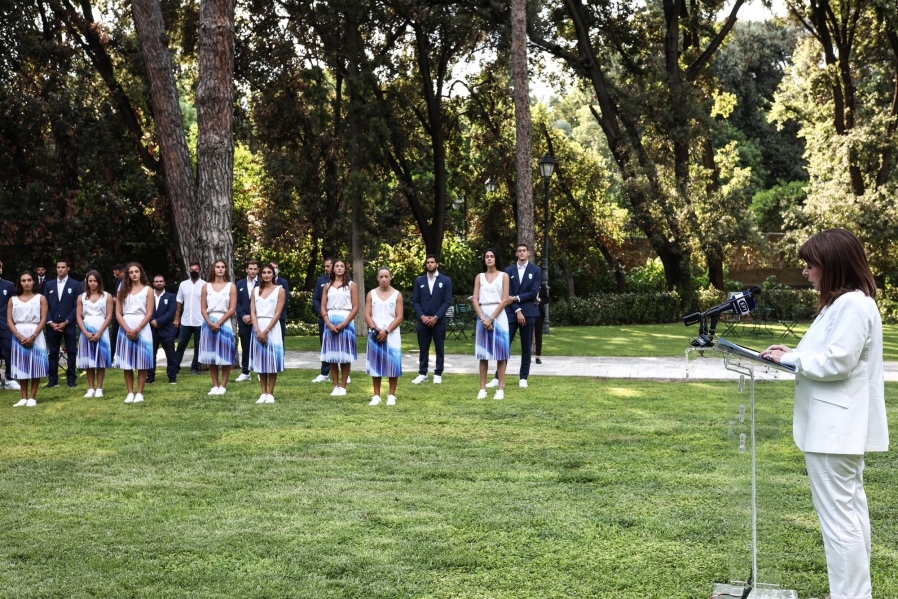 Ολυμπιακοί Αγώνες: Η ελληνική αποστολή στην Πρόεδρο της Δημοκρατίας και τον Αρχιεπίσκοπο (εικόνες)-1