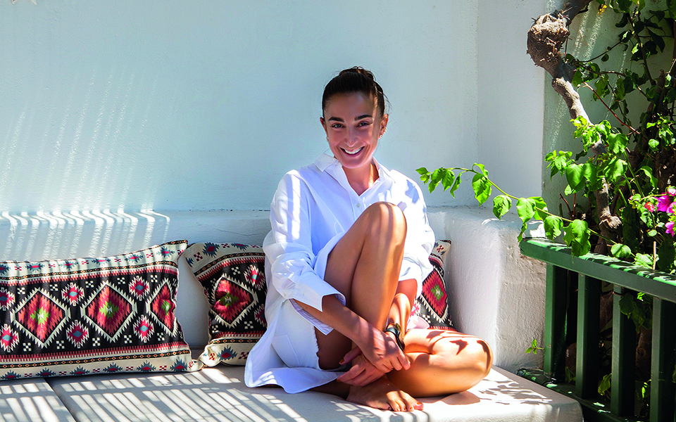 μαριλένα-ανδρεάδη-η-ωραία-ζωή-στις-κυ-561448711