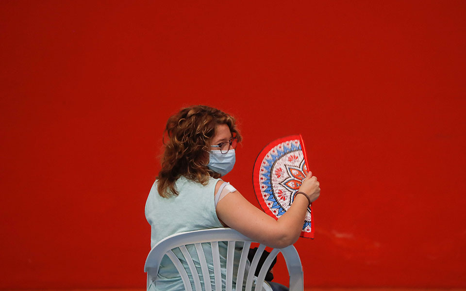 διαλύοντας-τους-μύθους-τα-εμβόλια-δεν-561444610