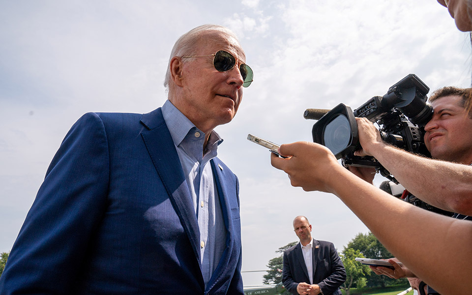 μπάιντεν-υπέρ-διαδικασίας-για-την-υπη-561446134