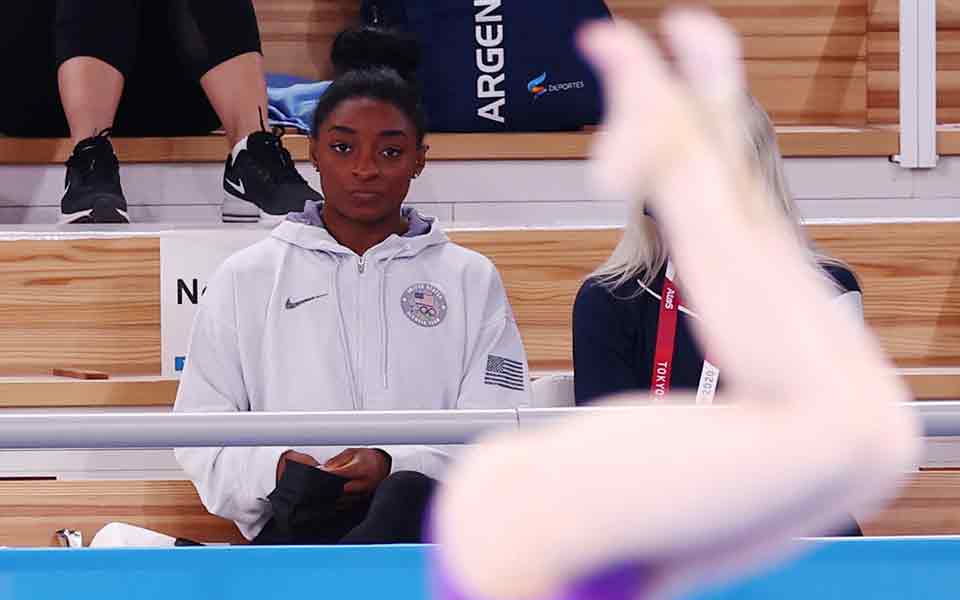 η-θαρραλέα-κίνηση-της-σιμόν-μπάιλς-και-561451381