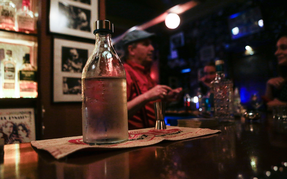 Εμβολιασμός: Το δεύτερο κύμα προνομίων και το στοίχημα των 60 ημερών-2