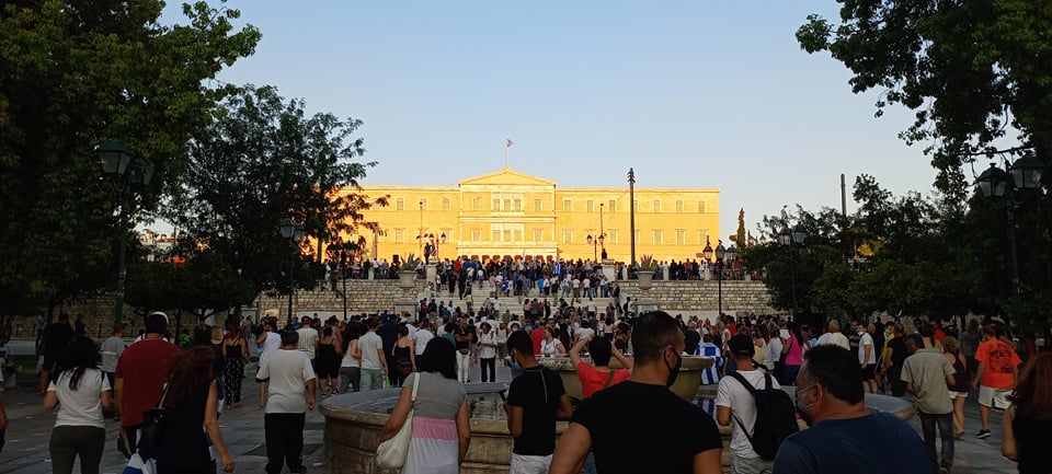 Πλατεία Συντάγματος: Διαδήλωση αντιεμβολιαστών, κατώτερη των προσδοκιών-5