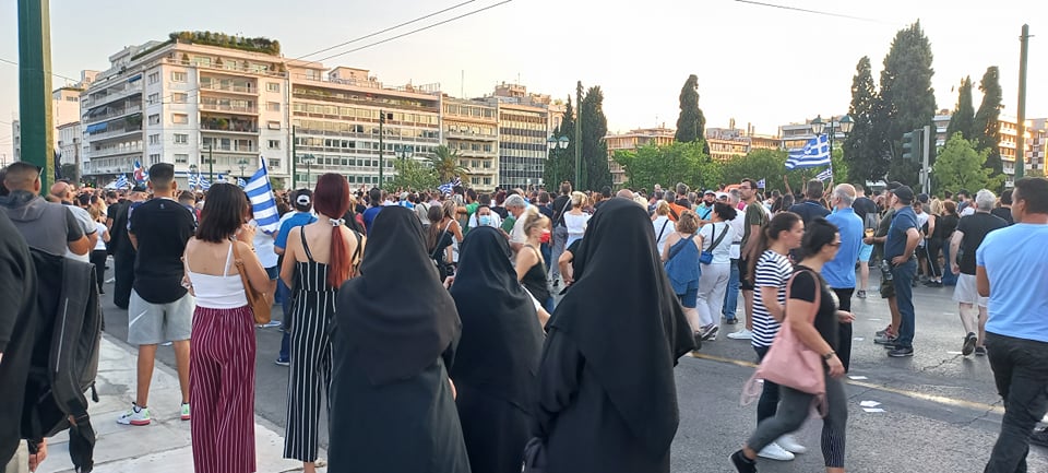 Πλατεία Συντάγματος: Διαδήλωση αντιεμβολιαστών, κατώτερη των προσδοκιών-4