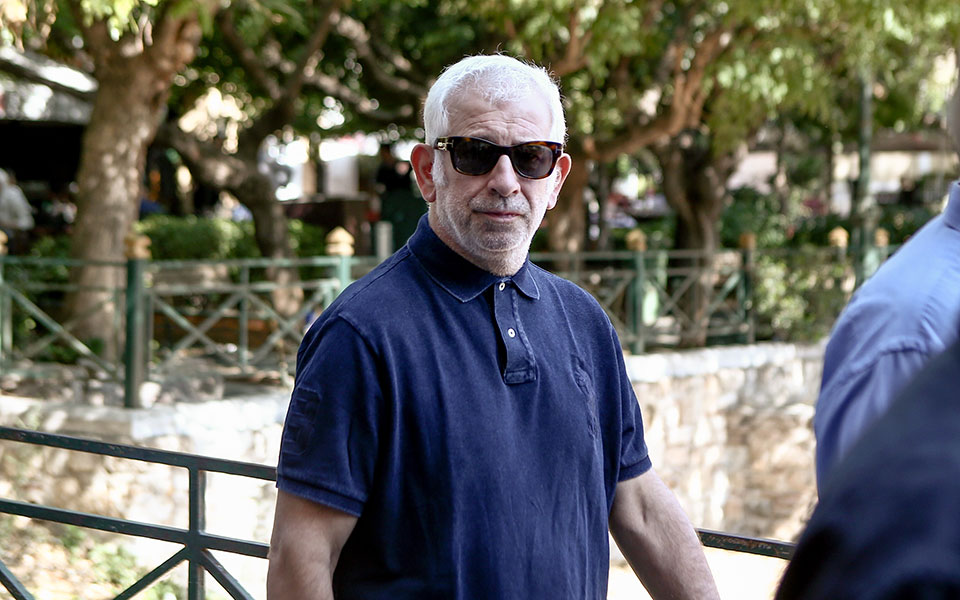 πέτρος-φιλιππίδης-οδηγείται-στις-φυλ-561448726