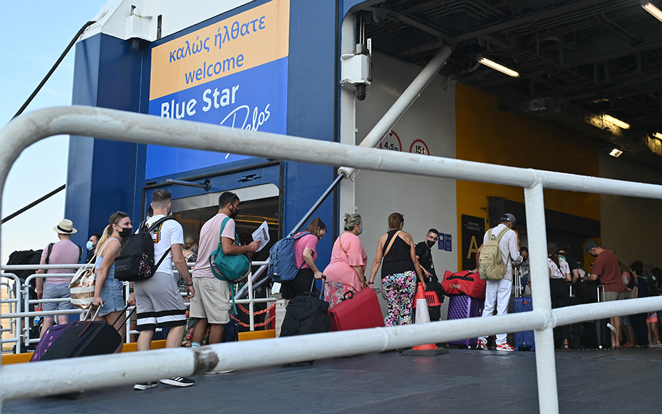 freedom-pass-πώς-θα-πάρουν-τα-150-ευρώ-οι-νέοι-18-25-ετών-π-561426868