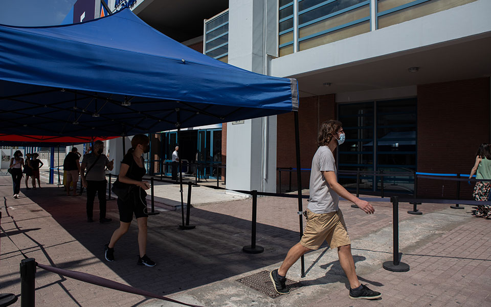 υποχρεωτική-για-όλους-η-επίδειξη-πιστ-561441403