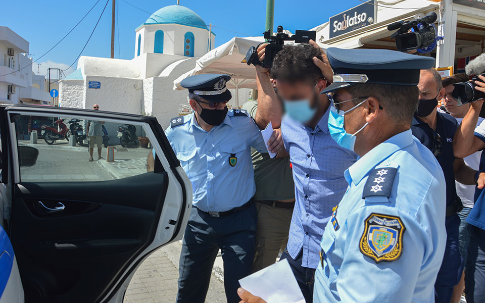 φολέγανδρος-προκλητική-απολογία-το-561444082