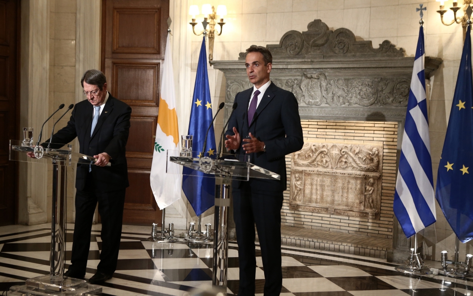 κυρ-μητσοτάκης-όλοι-οι-έλληνες-πρέπει-561448618