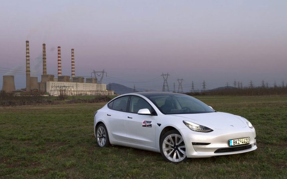 κέρδη-άνω-του-1-δις-δολαρίων-για-την-tesla-561447271