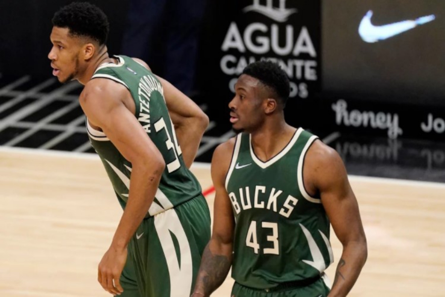 αλ-τσίπρας-γιάννη-και-θανάση-αντετοκο-561440380