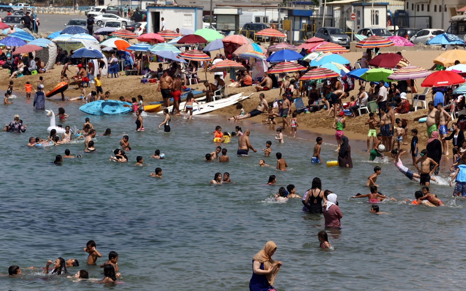αλγερία-τουλάχιστον-200-λουόμενοι-μολύν-561423106