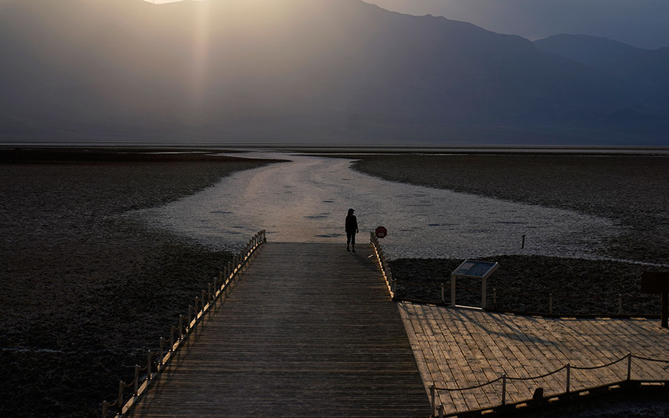 ηπα-σφοδρό-κύμα-καύσωνα-πάνω-από-54-βαθ-561430549