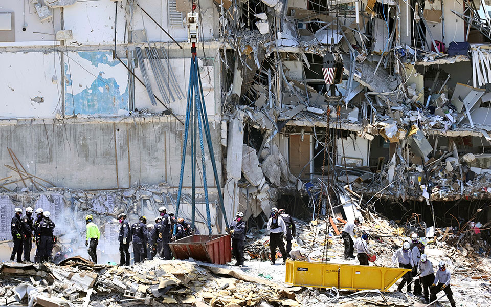 κατάρρευση-κτιρίου-στη-φλόριντα-σταμ-561425794