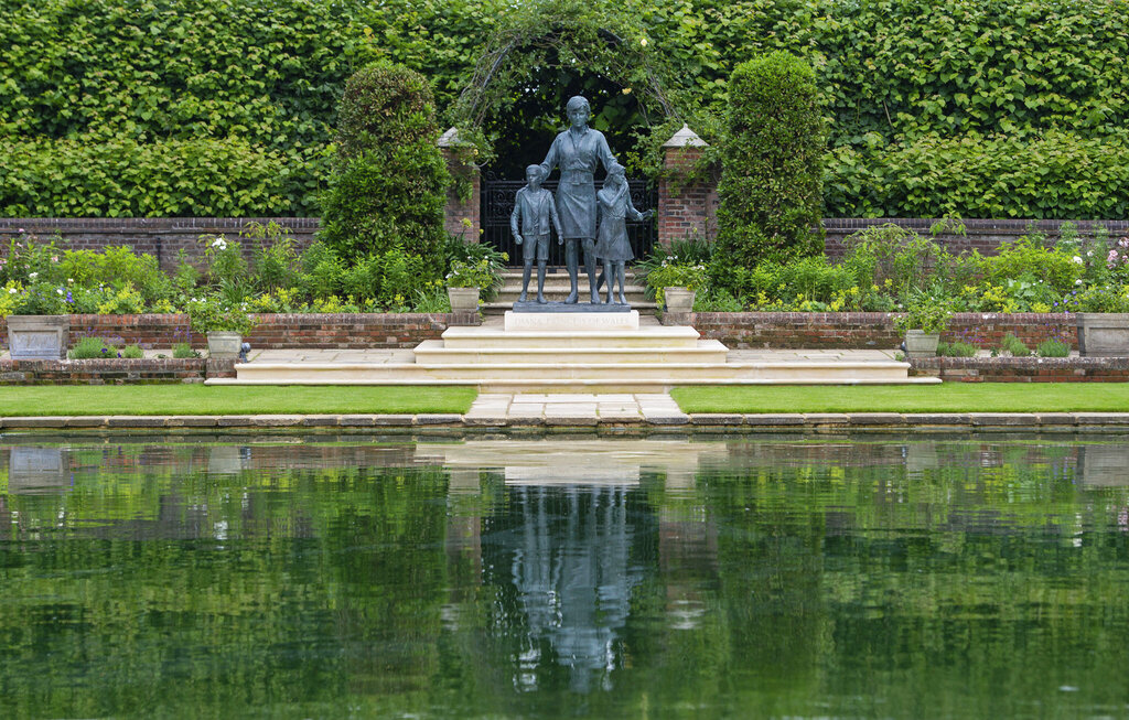 Η έμπνευση του γλύπτη για το άγαλμα της Νταϊάνα που διχάζει (εικόνες – βίντεο)-2