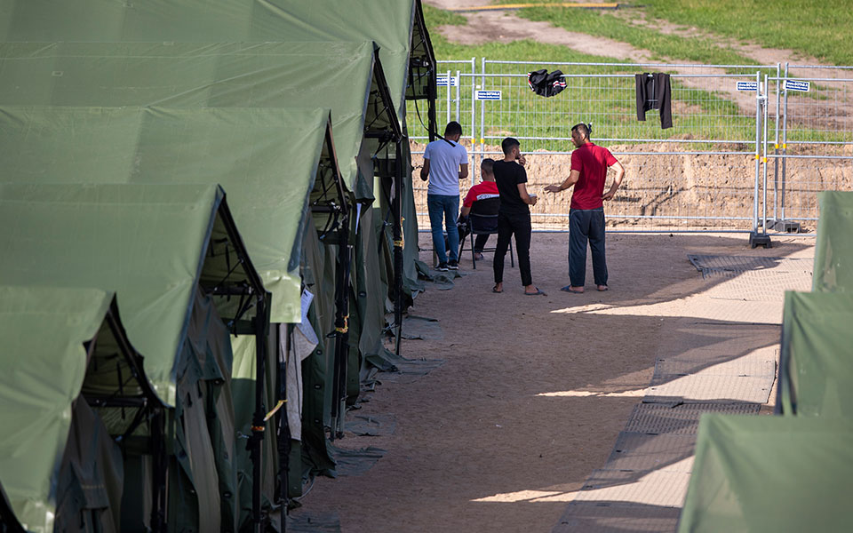 νέο-καταυλισμό-για-μετανάστες-ανοίγε-561430741