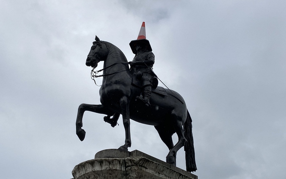 Εuro 2021: Επιχείρηση «Καθαρίστε τις πόλεις»-1