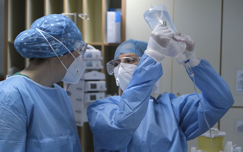 κορωνοϊός-2-938-νέα-κρούσματα-7-θάνατοι-135-δι-561433429