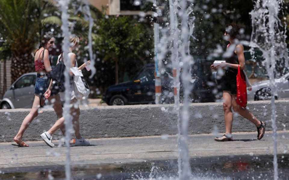 καιρός-ισχυρό-κύμα-καύσωνα-με-40αρια-π-561447094