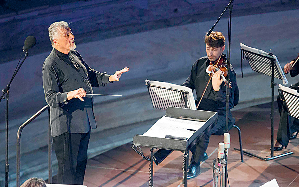 οι-36-ελληνικοί-χοροί-του-νίκου-σκαλκώ-561421777