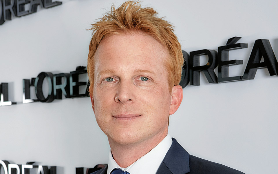 alex-davison-επενδύουμε-στην-ομορφιά-με-γνώμονα-561446437