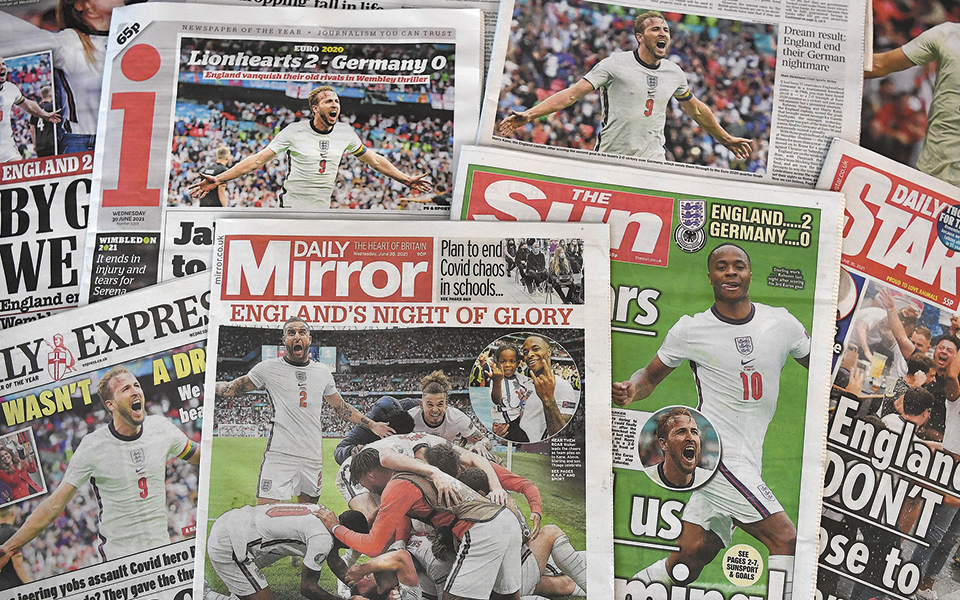 σαν-να-πήραν-το-τρόπαιο-πανηγυρίζουν-σ-561417766