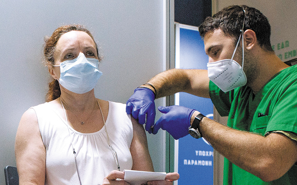 ξεκινούν-οι-εμβολιασμοί-κατ-οίκον-561418099