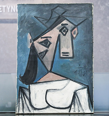 Σάλτο από το σοβατεπί-1