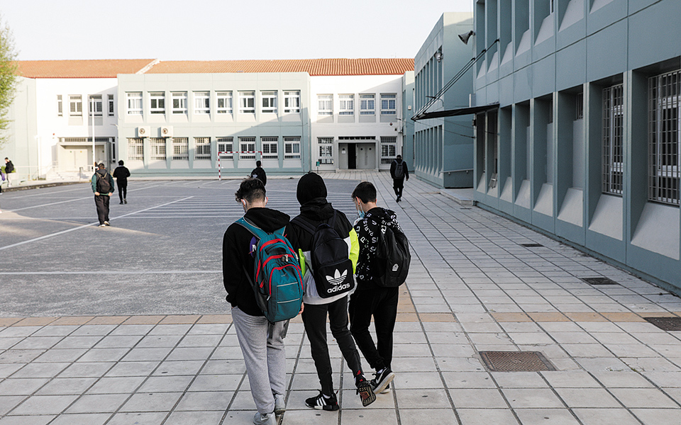 εμβολιασμός-εφήβων-να-χτιστεί-τείχο-561421387