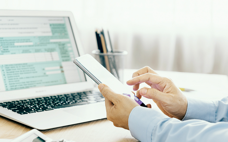 βουτιά-τζίρου-και-φορολογικών-εσόδ-561421627