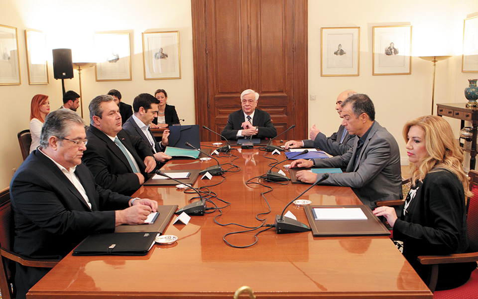 το-αδιέξοδο-και-το-ύστατο-τηλεφώνημα-τ-561421291