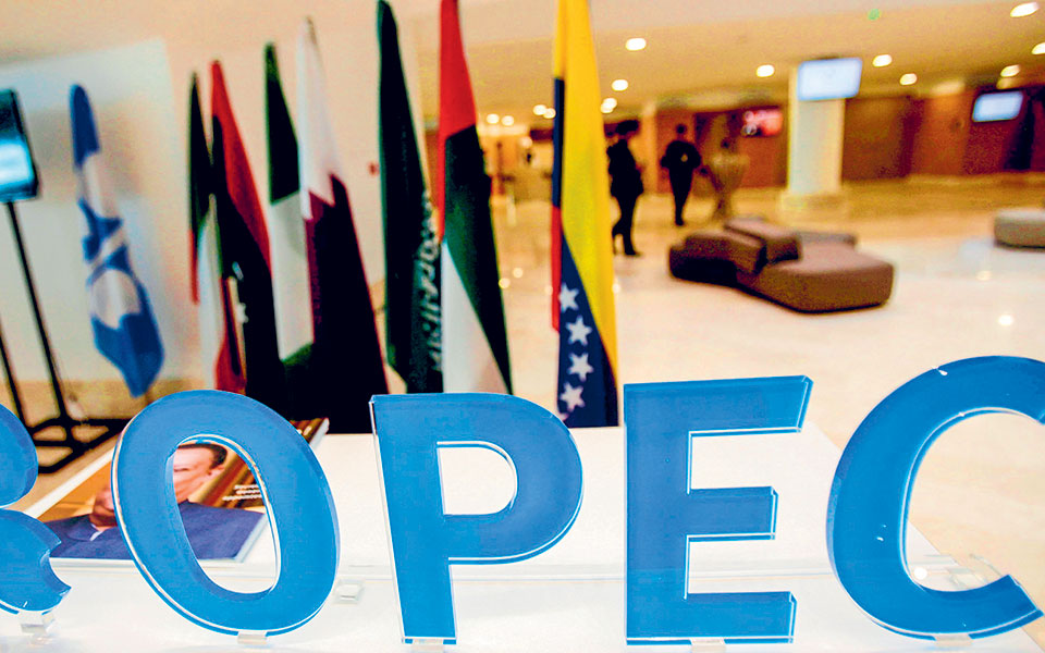 η-κόντρα-του-ριάντ-με-τα-εμιράτα-εκτοξε-561423673