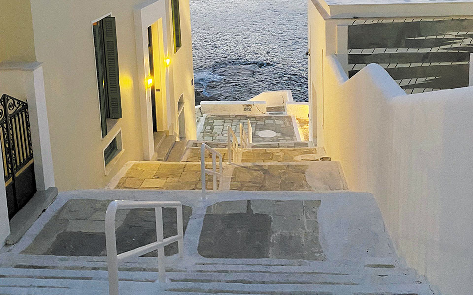 εγκαίνια-για-την-αναδρομική-του-γιώργ-561425143