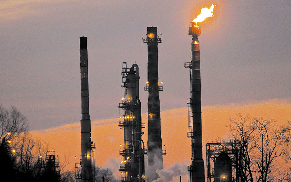 πετρέλαιο-σε-υψηλό-τριετίας-η-τιμή-του-561424678