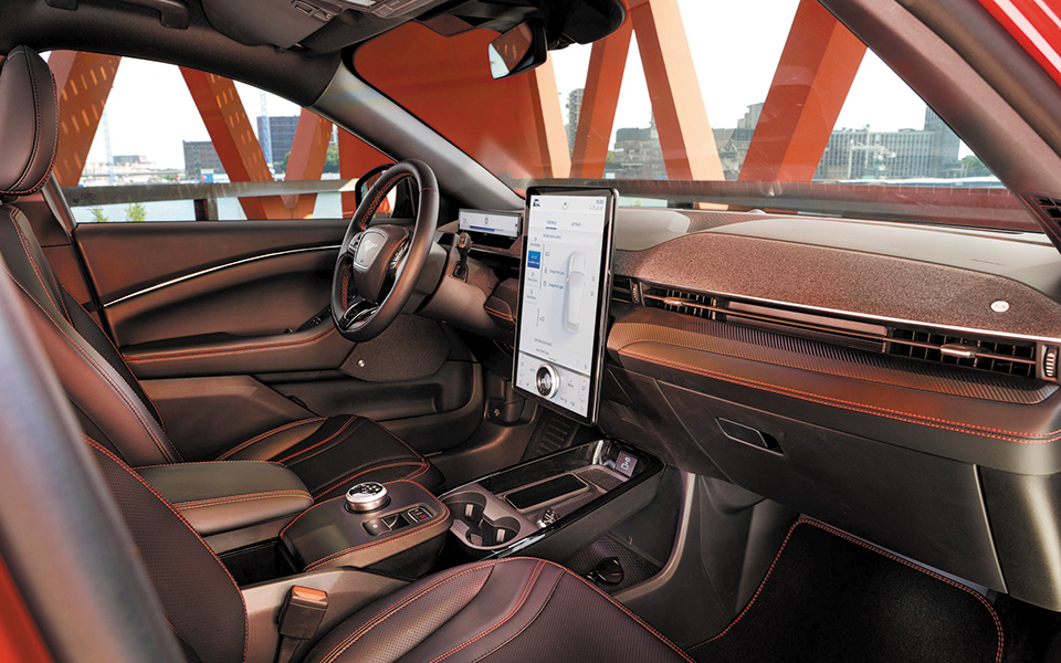 Η θρυλική Mustang έχει… ρεύμα-1