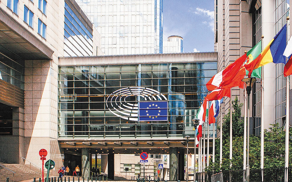 ανάπτυξη-48-στην-ε-ε-βλέπει-τώρα-η-κομισι-561426256