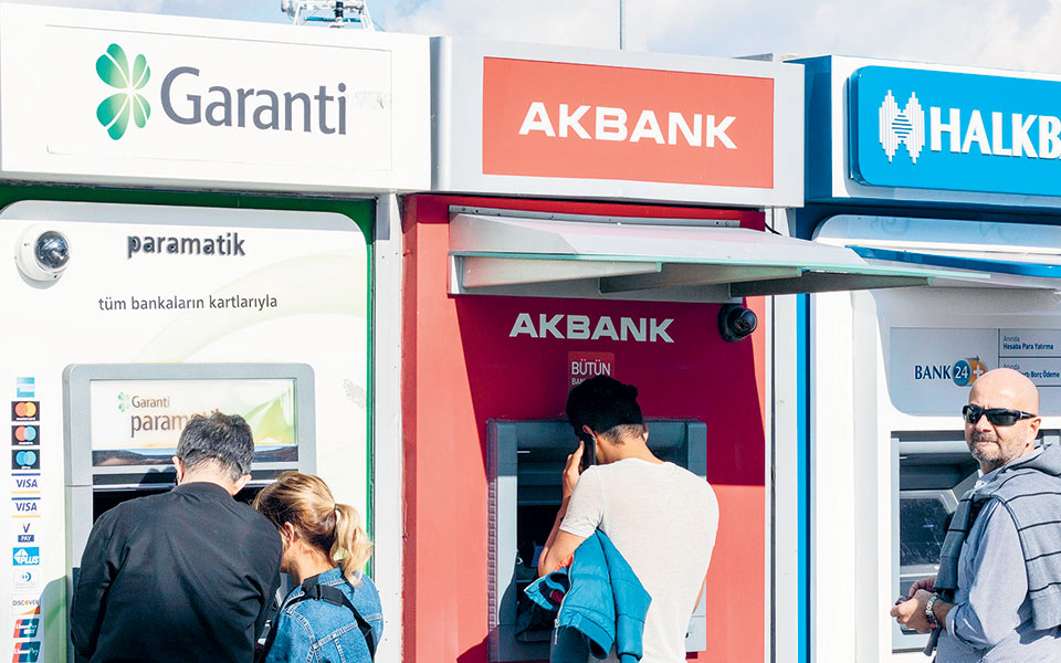 στο-κόκκινο-οι-μεγάλες-τράπεζες-της-το-561427423